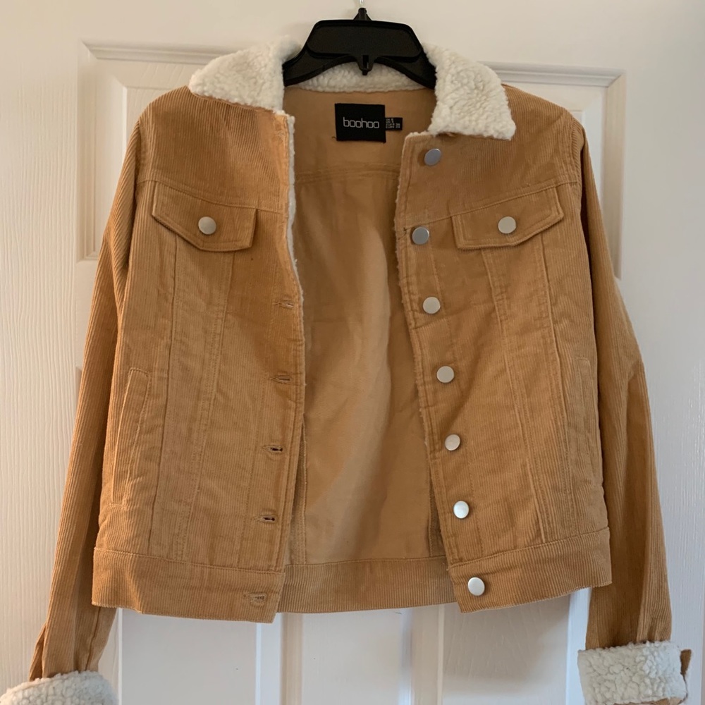 Boohoo tan corduroy jacket with faux fur (US 4)